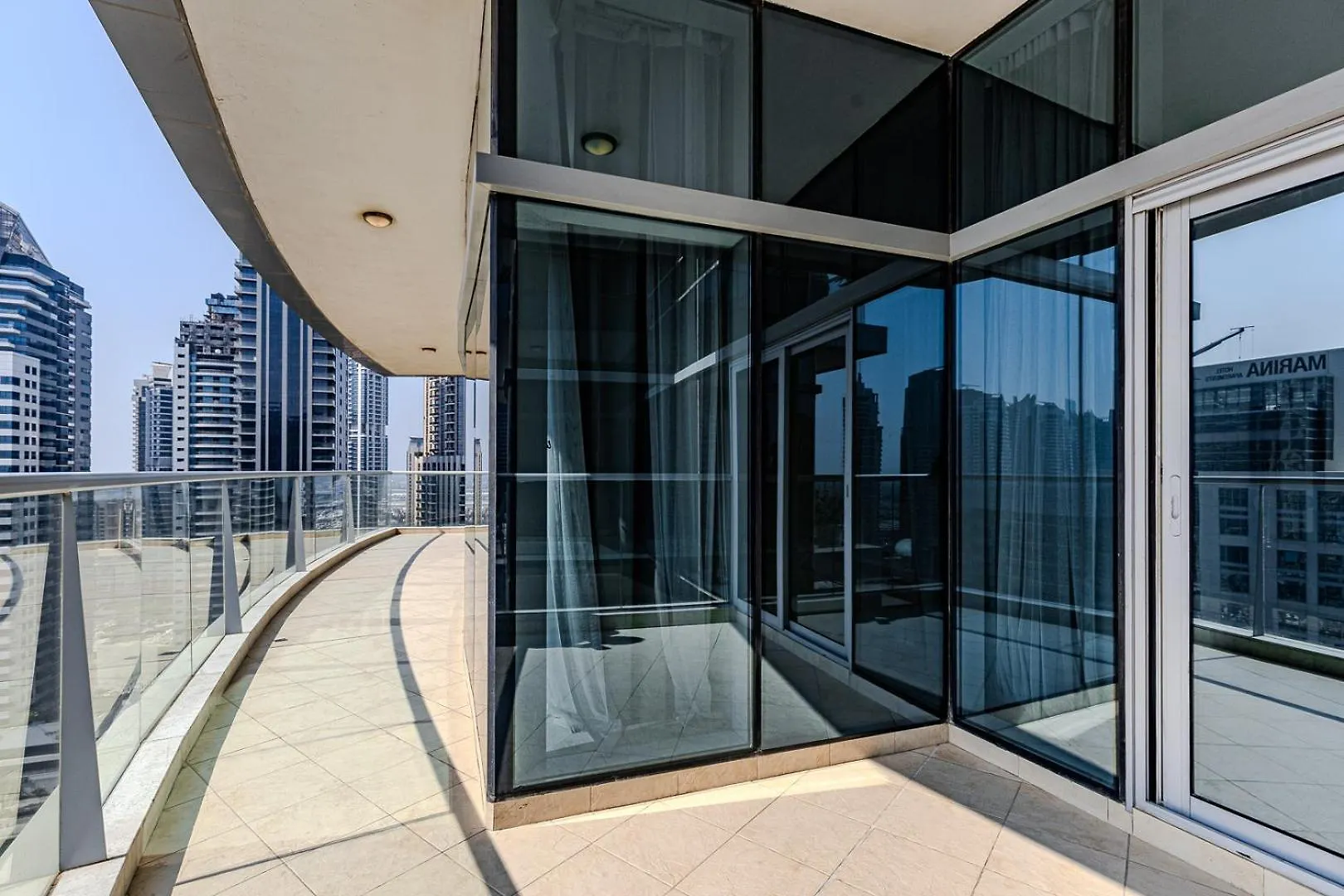 Spacious 3Bdr Apartment In Marina With Office Dubai