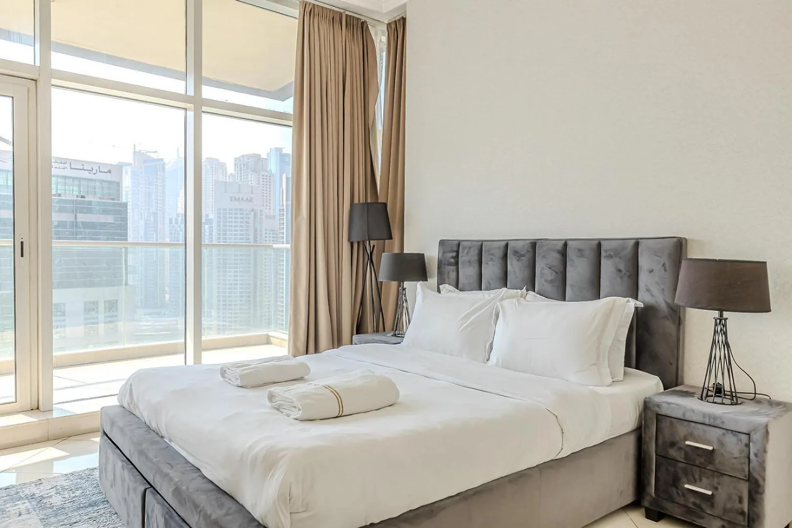 Spacious 3Bdr Apartment In Marina With Office Dubai