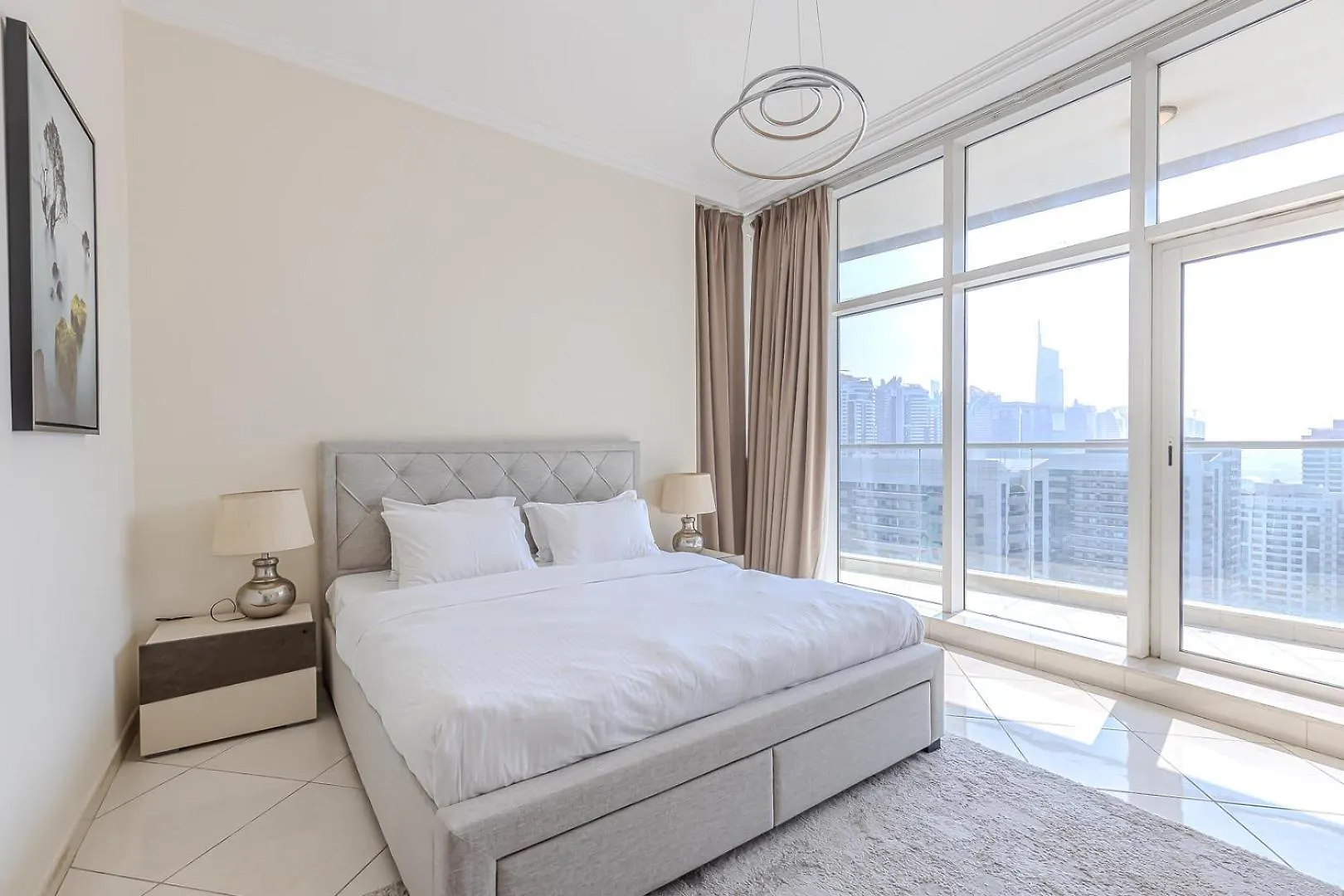 Spacious 3Bdr Apartment In Marina With Office Dubai