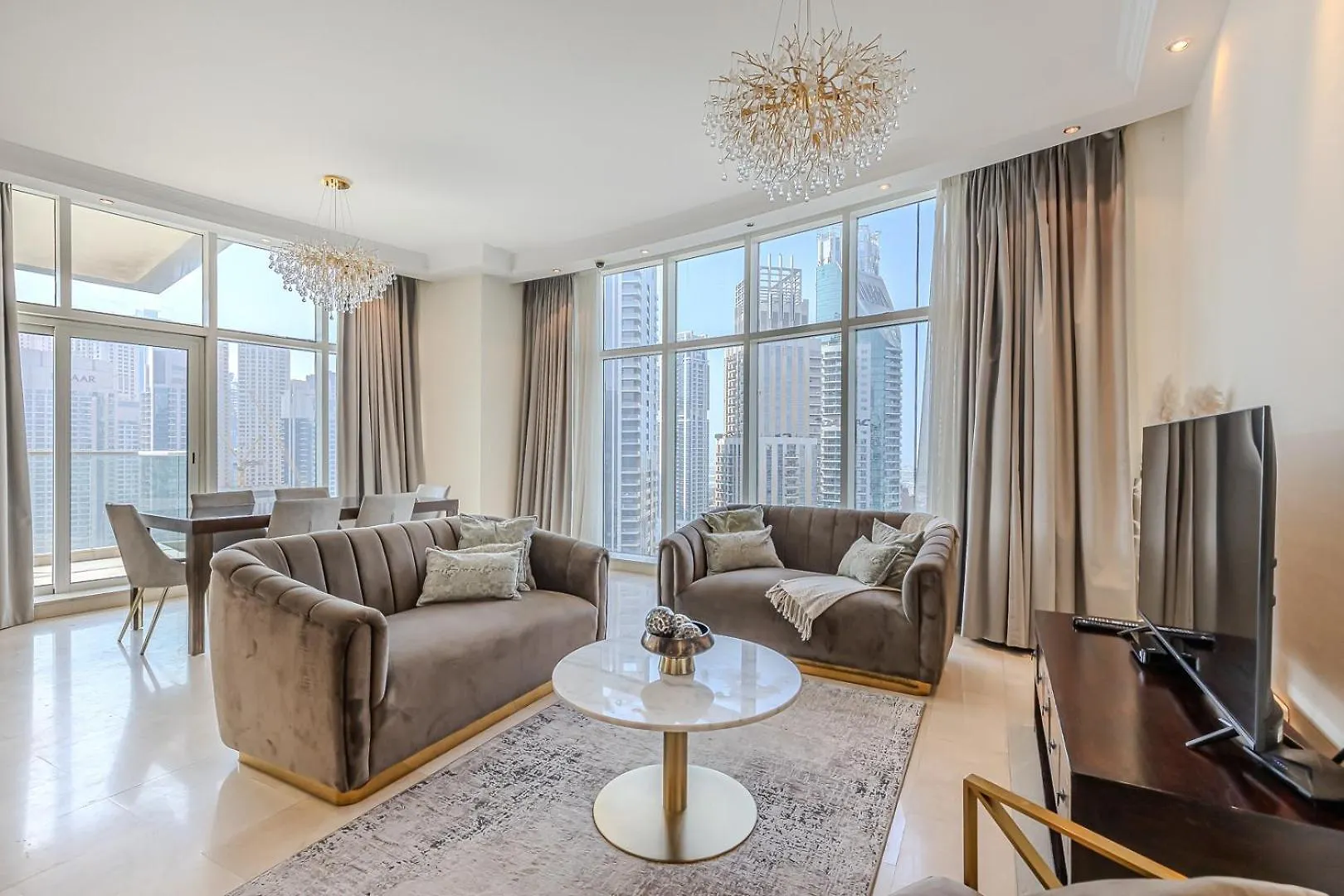 Spacious 3Bdr Apartment In Marina With Office Dubai